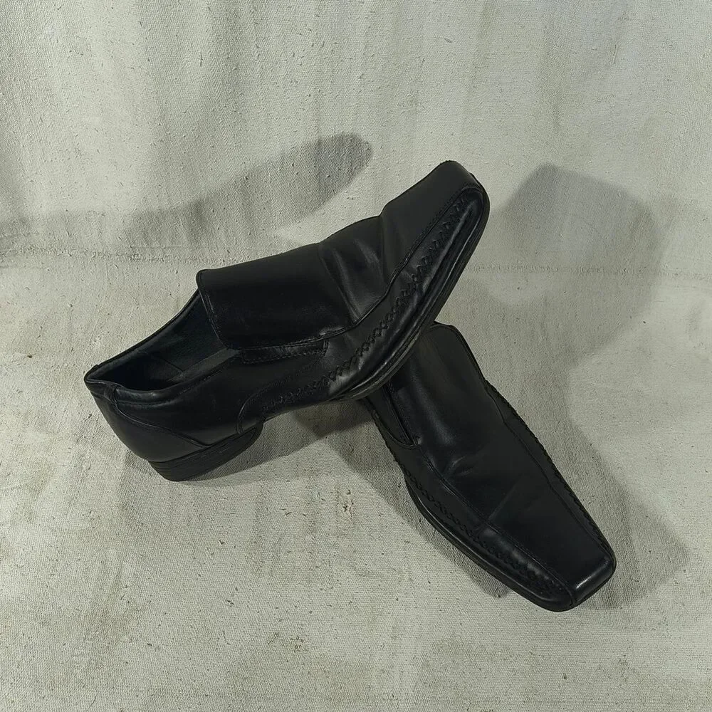 Steve Madden sleek stylish